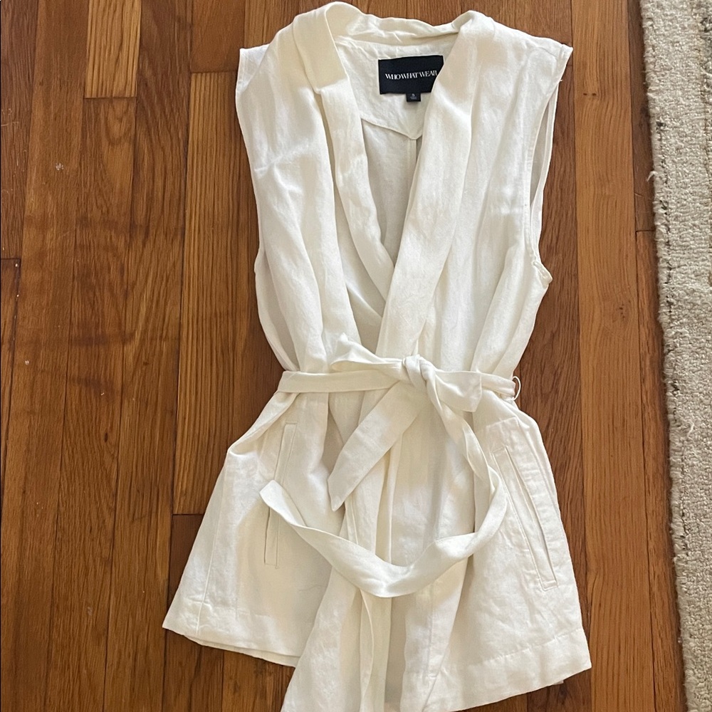Who What Wear Cream Sleeveless Wrap Top